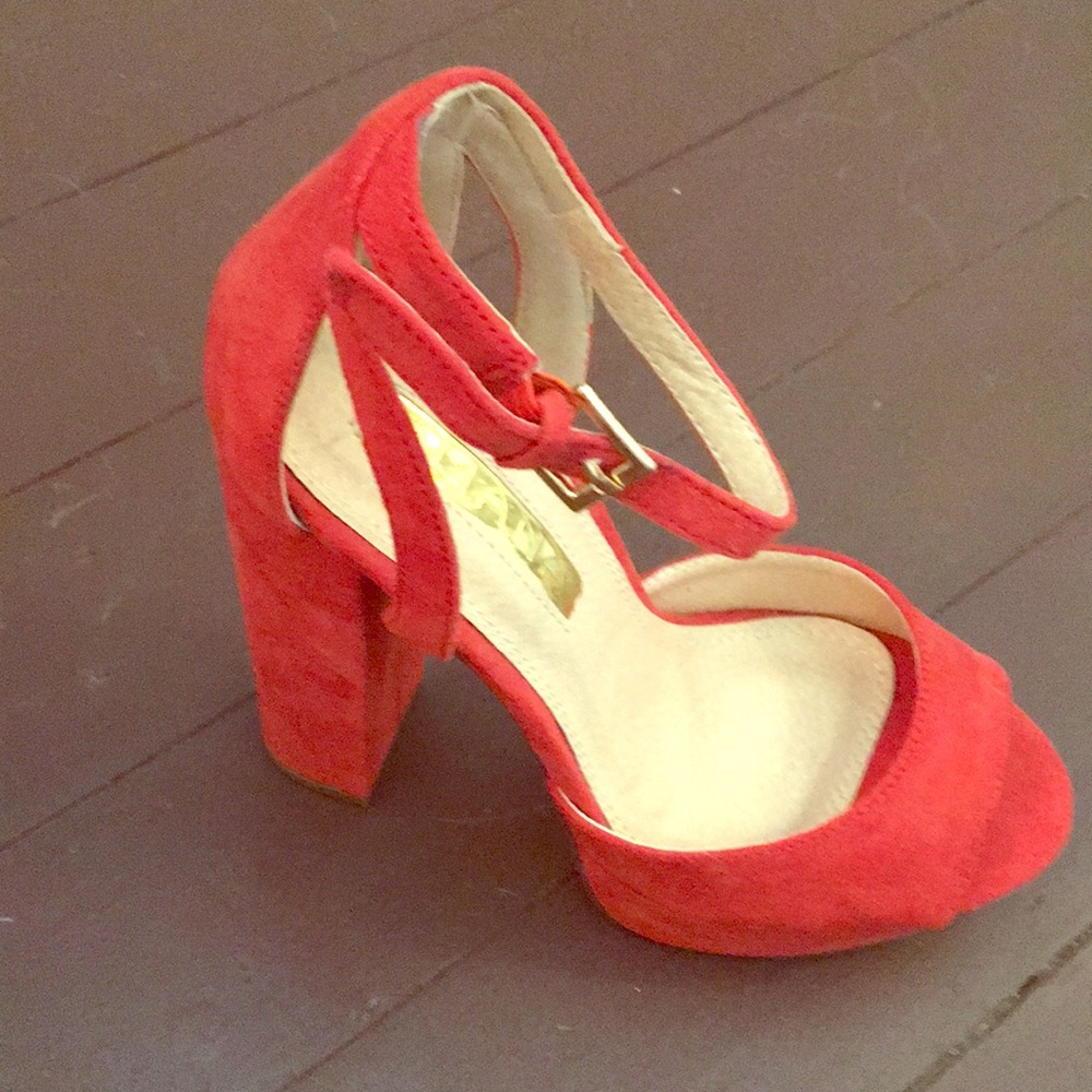 Brand new 5.5 never worn platform heels.